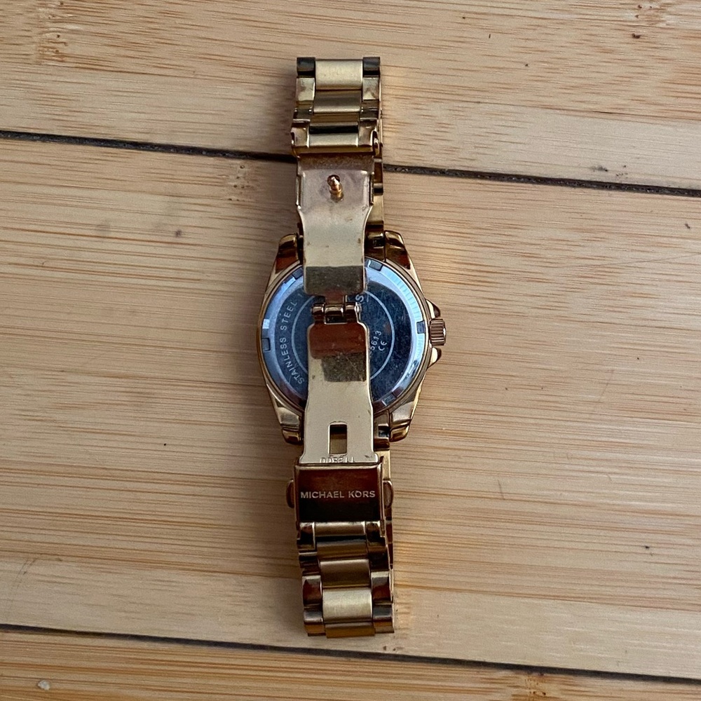 MICHAEL KORS Women's Chronograph Bryant Stainless Steel Bracelet Watch - Picture 4 of 8